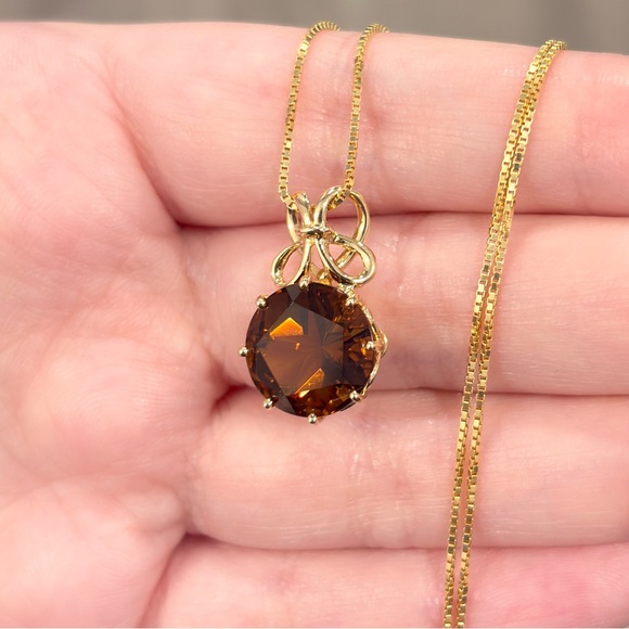 Vintage 14K Gold Smoky Quartz Pendant Necklace: Filigree Bow, Star Cut - Picture 6 of 10